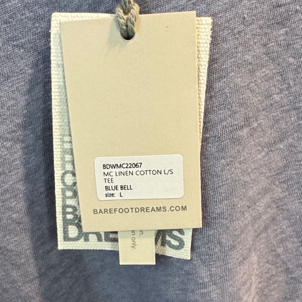 Women’s Barefoot Dreams Malibu Collection long sleeve tee. - Picture 2 of 4
